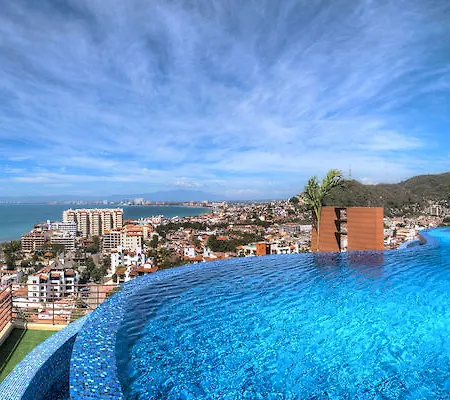 Pinnacle Resorts 220
